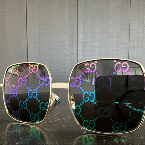 GUCCI OVERSIZED SQUARE FRAMED SUNGLASSES - Picture 1 of 7